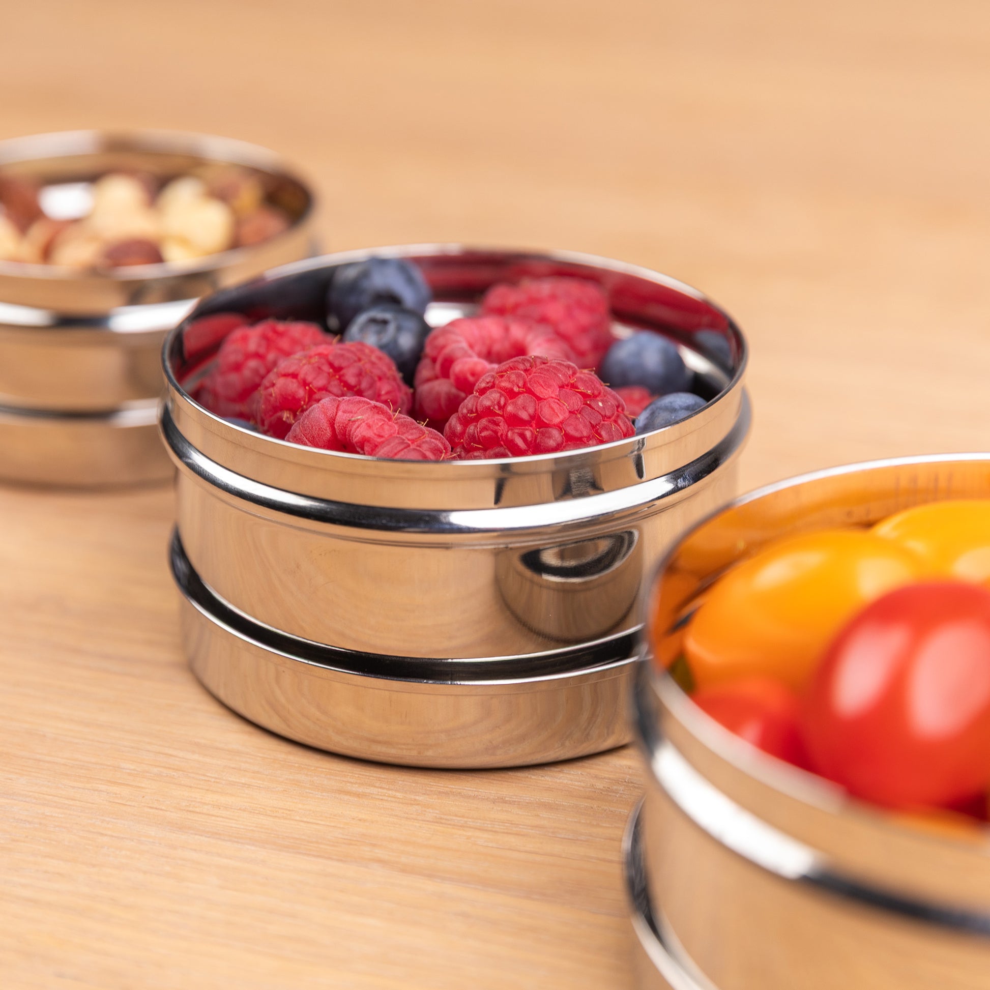 Roestvrijstalen snackbox (2-vak), onderverdeelde snackdoos met deksel, snackbord voor noten, groenten en snoep, licht en lekvrij, snackschaal (zilver) (roestvrij staal Roestvrijstalen snackbox (2-vak), onderverdeelde snackdoos met deksel, snackbord voor noten, groenten en snoep, licht en lekvrij, snackschaal (zilver) (roestvrij staal